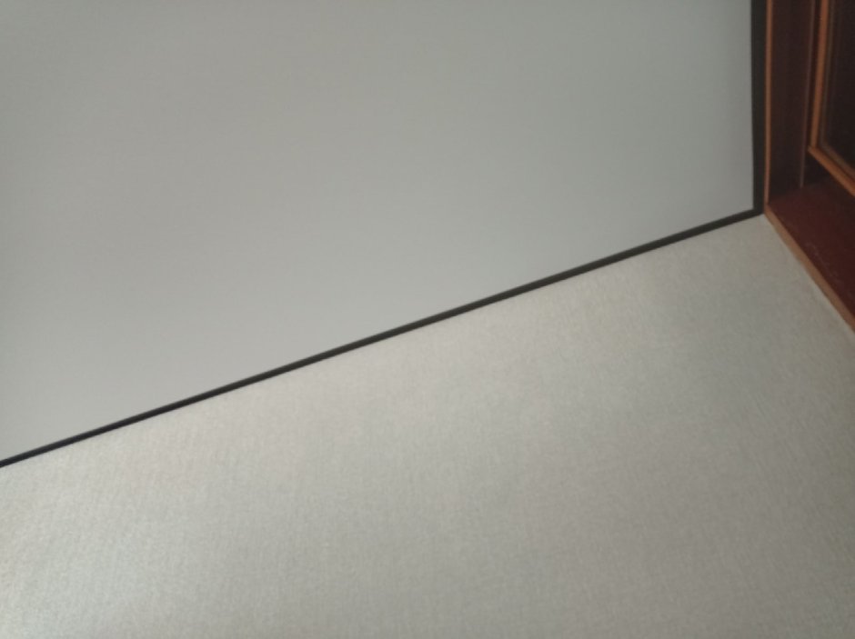 Теневой плинтус для потолка