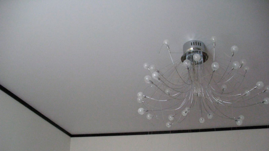 Матовый натяжной потолок