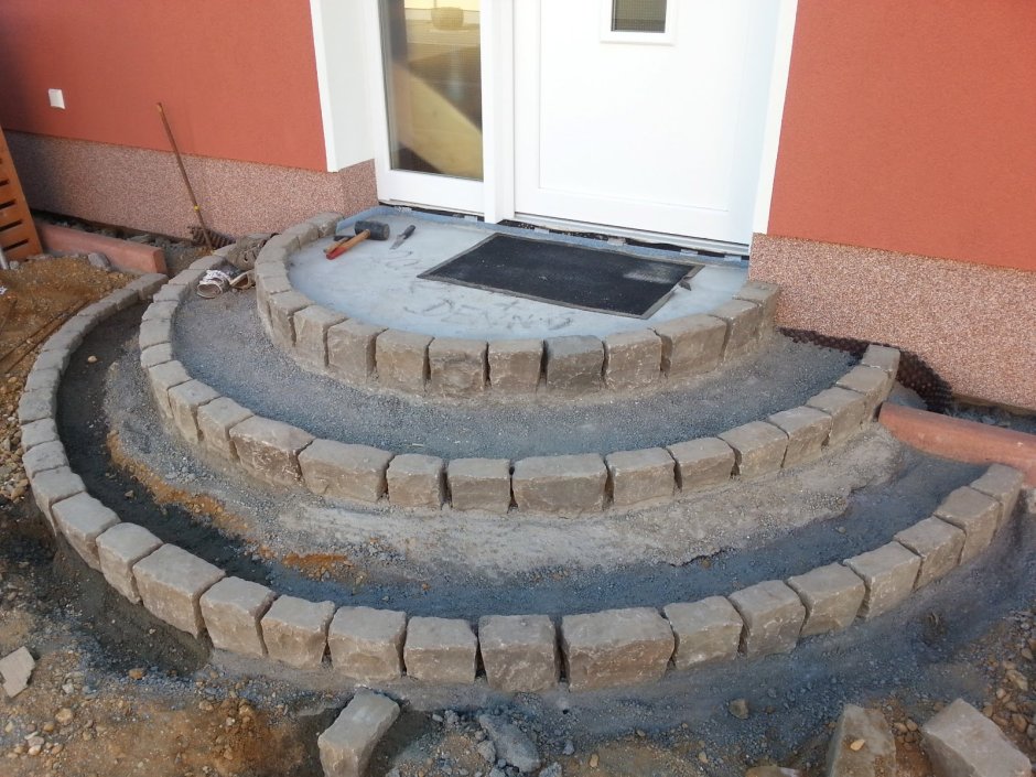 Полукруглое крыльцо