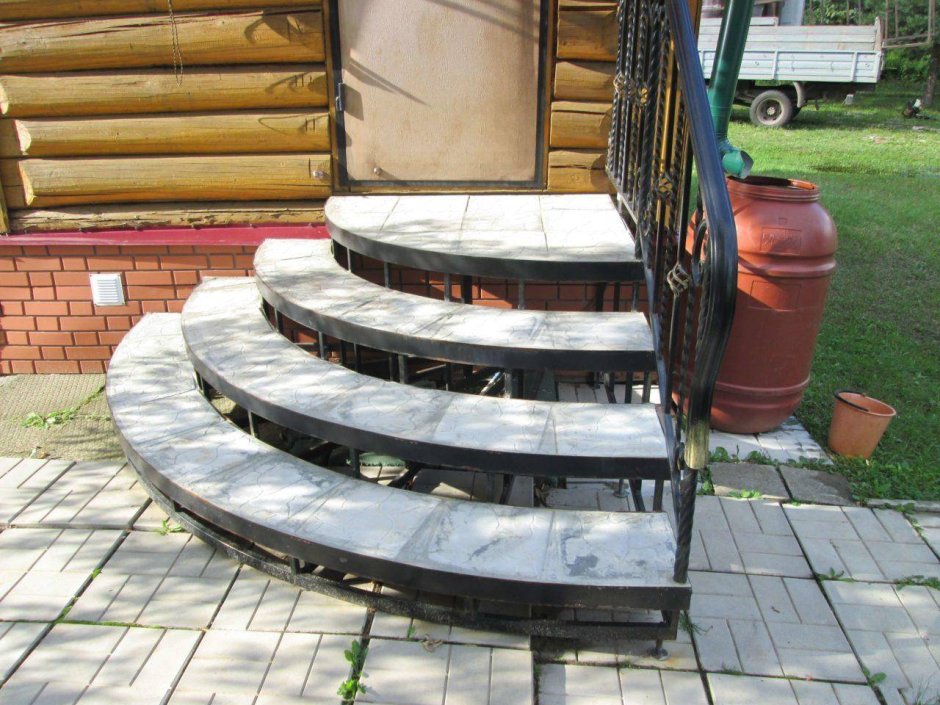 Полукруглые ступени для крыльца