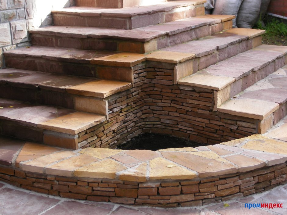 Ступени из природного камня