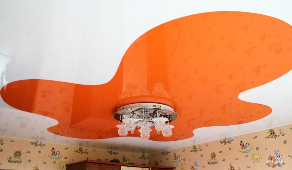 Натяжной потолок двухцветный в детскую