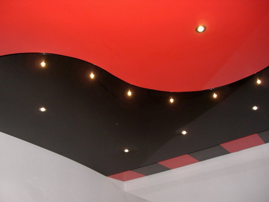 Черно красный натяжной потолок