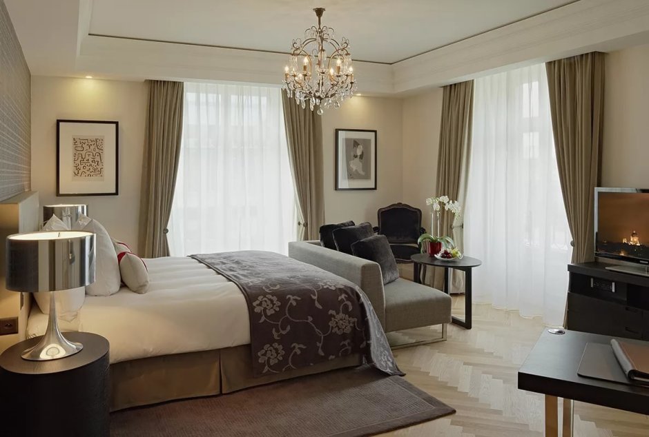 Спальеы с двумя окнами