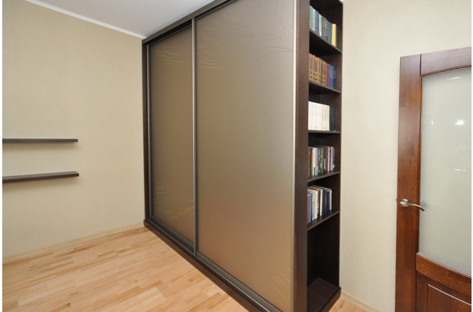 Шкаф встроенный в нишу