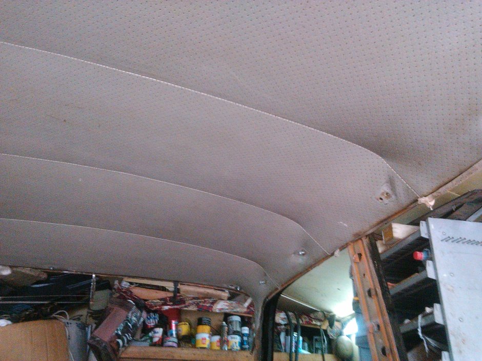 Жесткий потолок Нива задний плафон