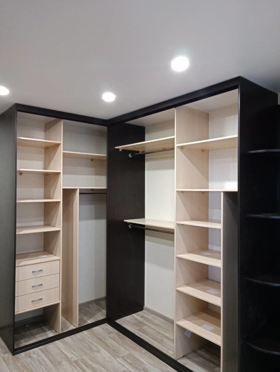 Угловой шкаф купе наполнение