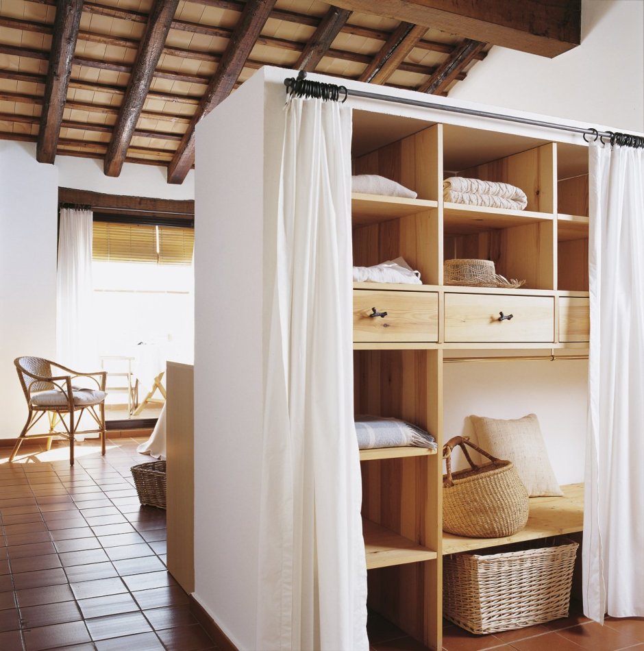 Шкаф со шторой