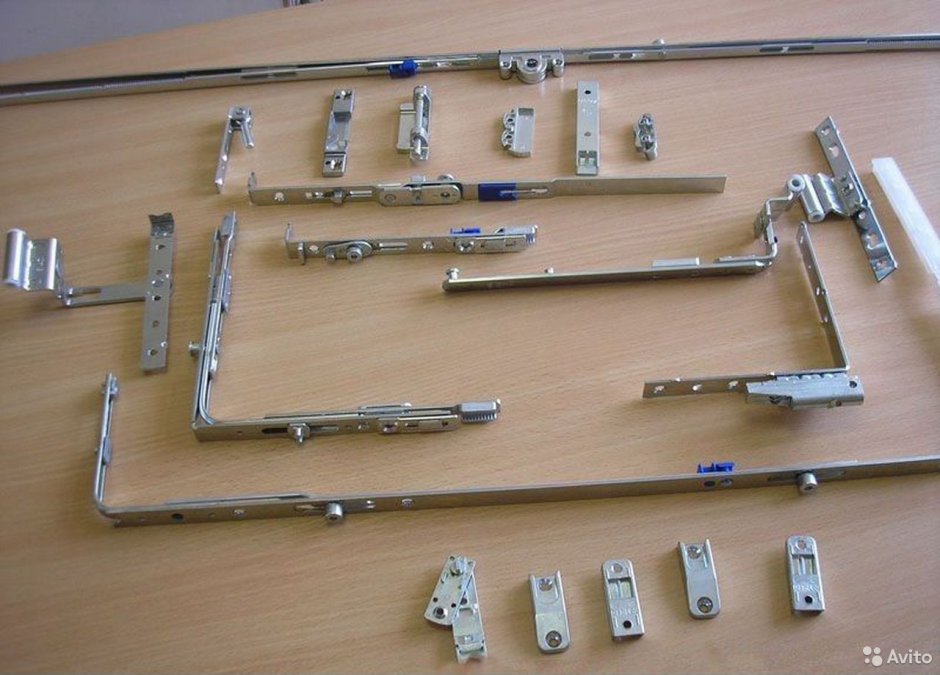 Фурнитура 2 Siegenia Titan