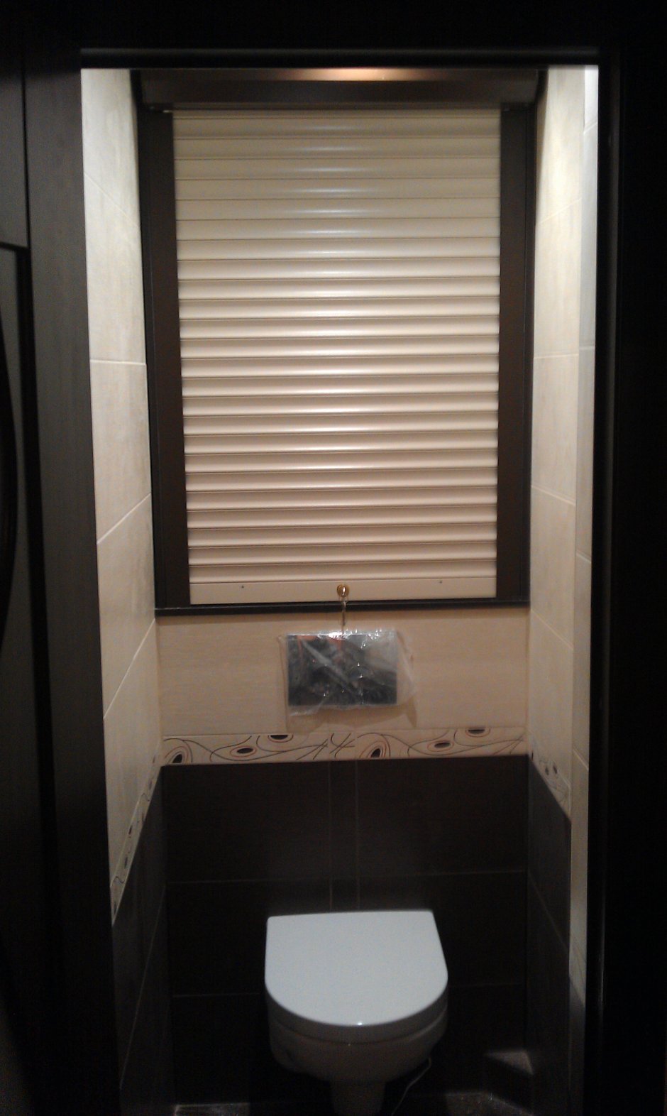 Рольставни Алютех в санузел