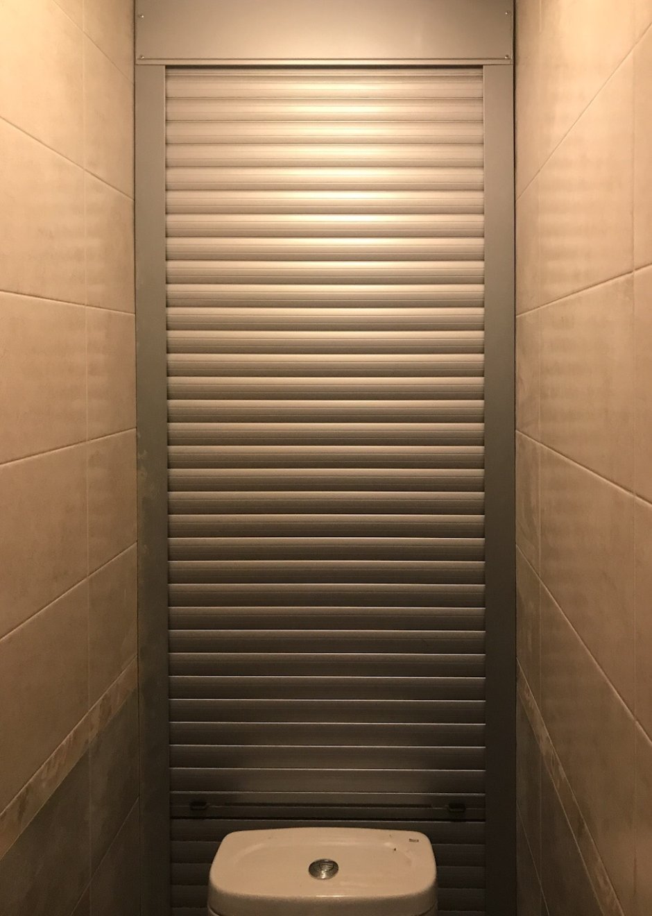 РОЛЬФ ставни в туалет