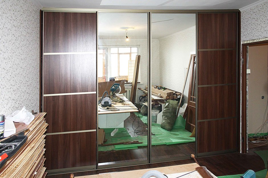 Шкаф купе ДСП И зеркало