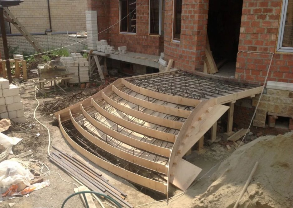 Лестница бетонная уличная