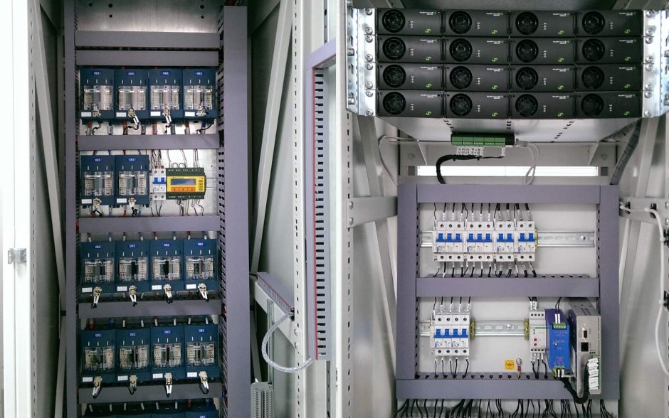 Шкаф оперативного тока шот