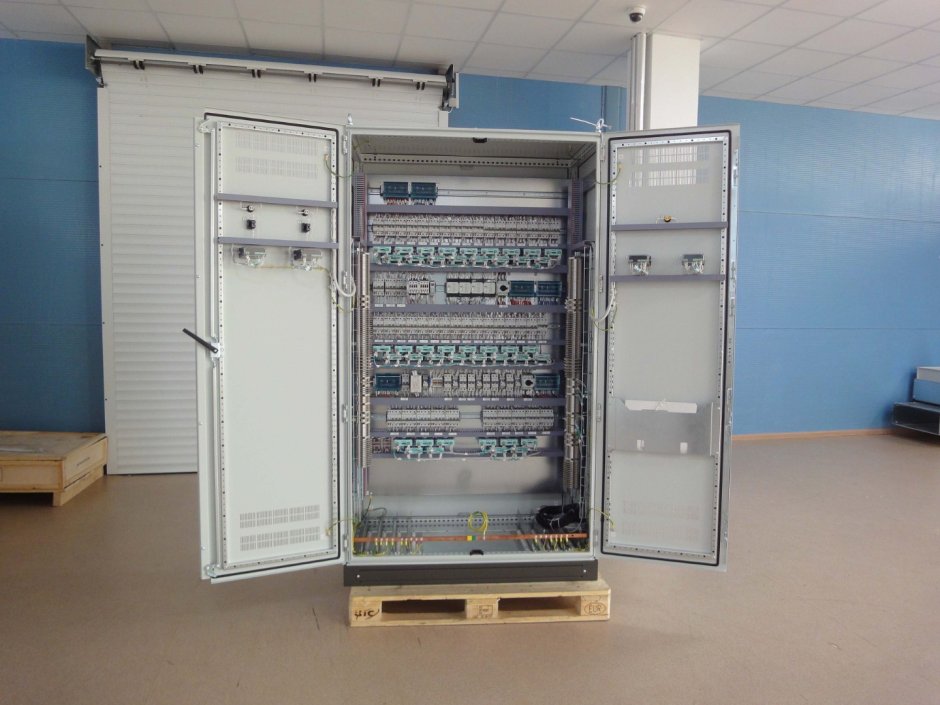 Шкаф синхронизации экра