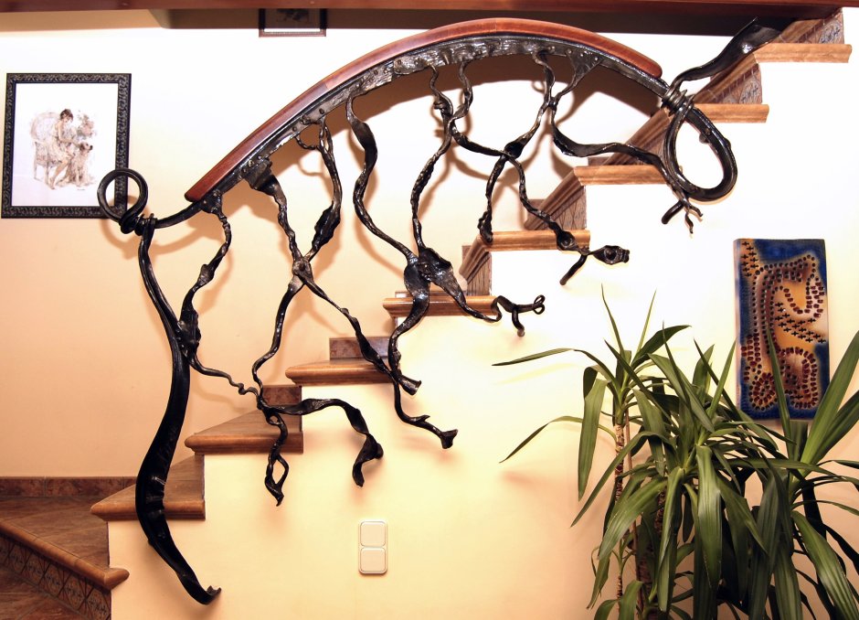 Художественная ковка лестницы