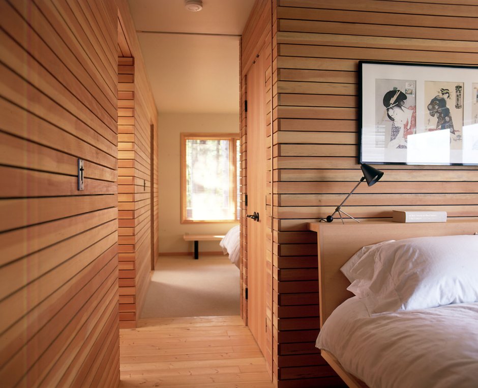 Деревянная вагонка в спальне