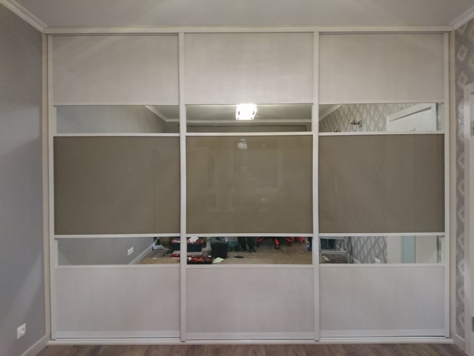 Встроенные шкафы во всю стену