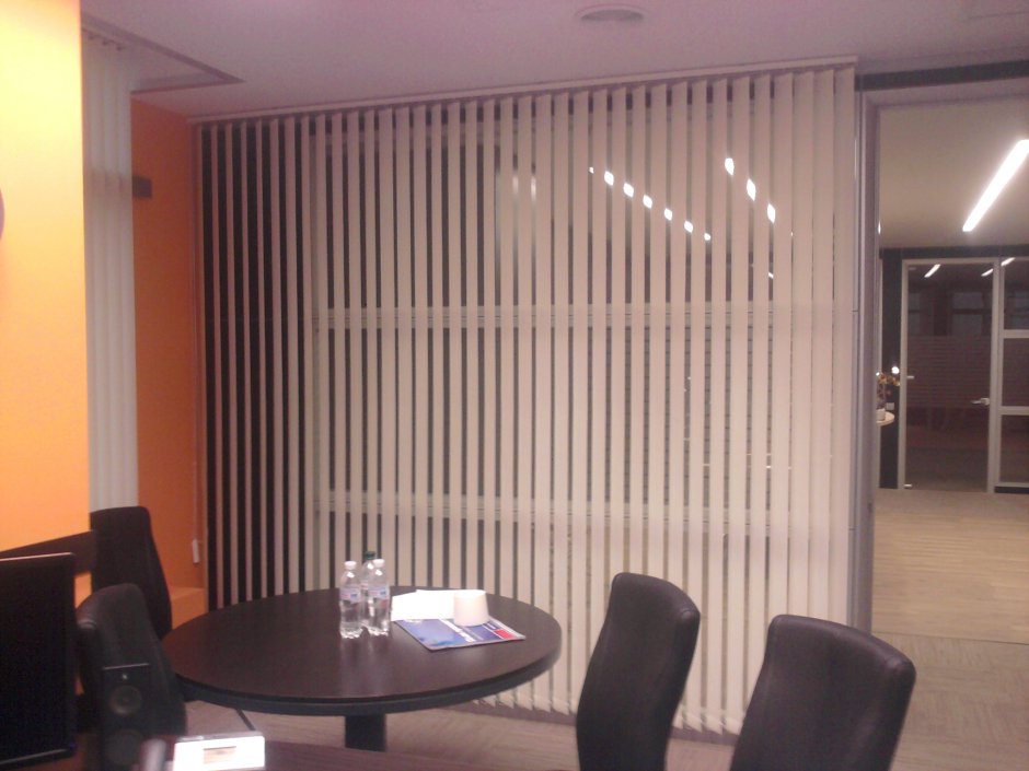 Вертикальные жалюзи перегородки