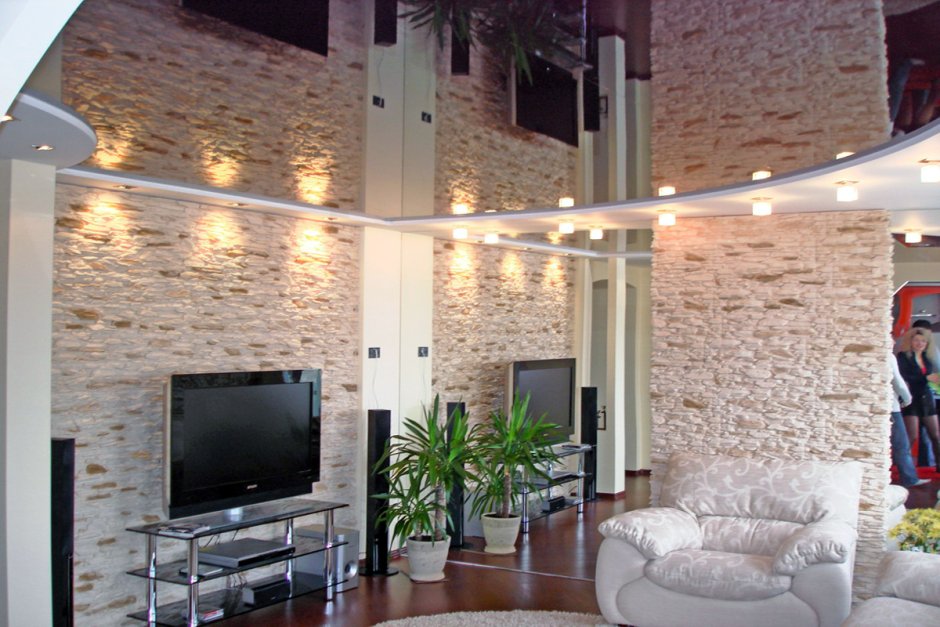 Деревянный потолок