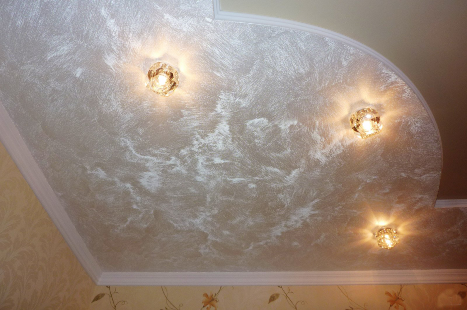 Натуральный камень в гостиной