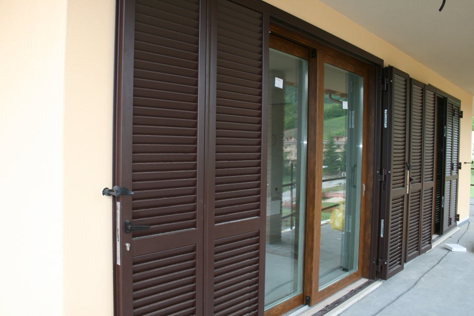 Раздвижные ставни из алюминия