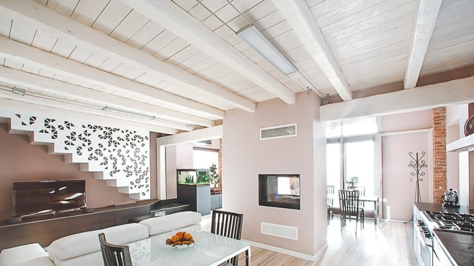 Потолок с балками