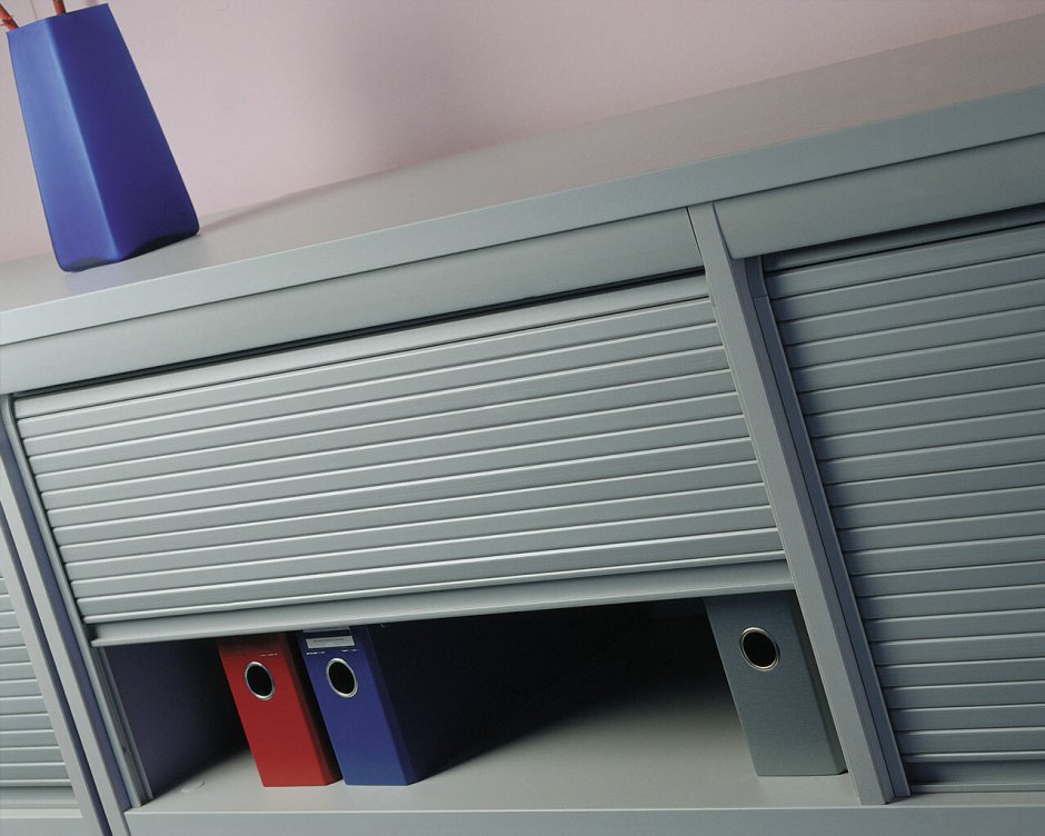 Жалюзийная шторка Рехау