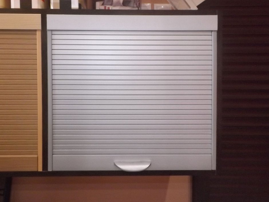 Жалюзийная шторка Рехау