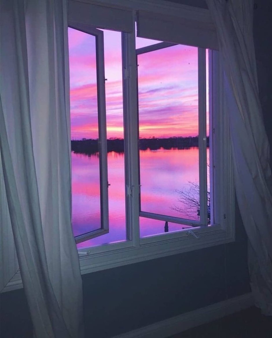 Человек в оконной раме