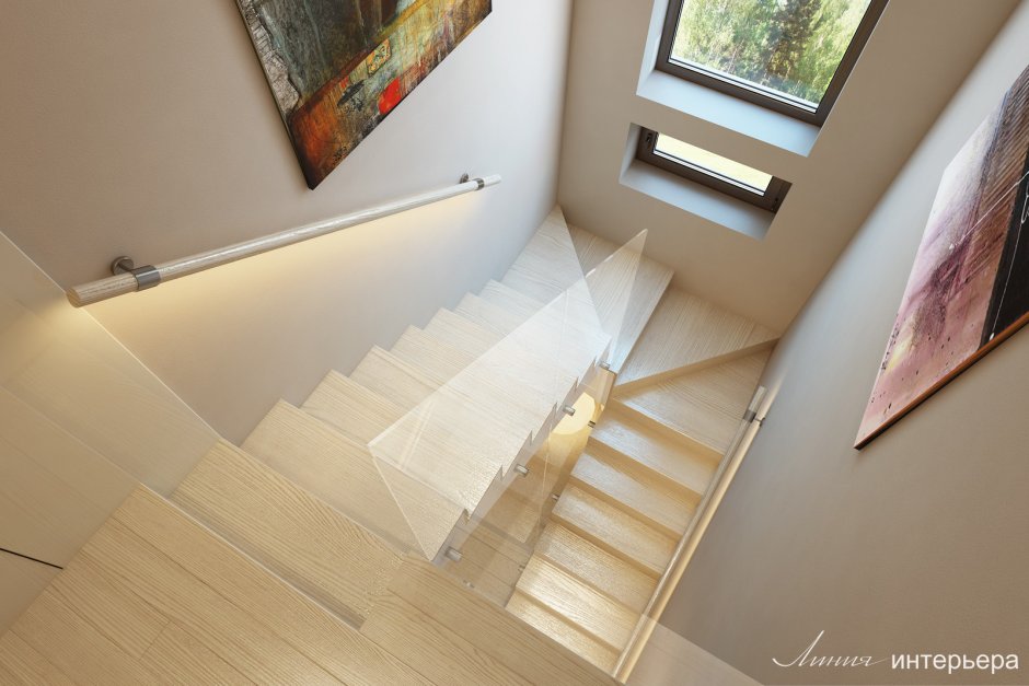 Окно в лестничном пролете в частном доме