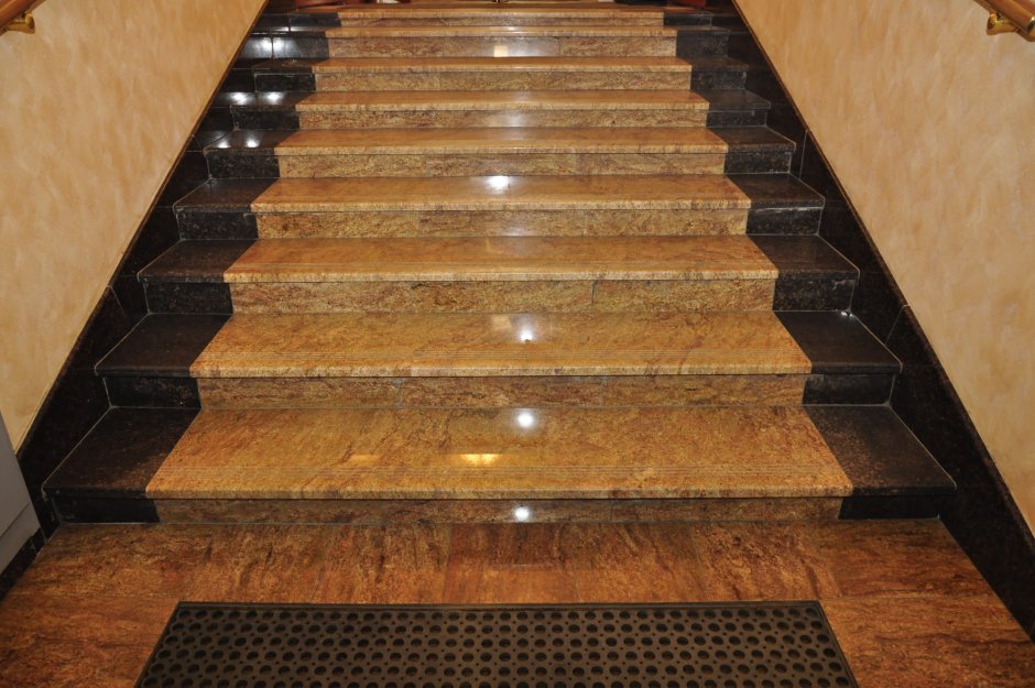 Ступеньки из искусственного мрамора