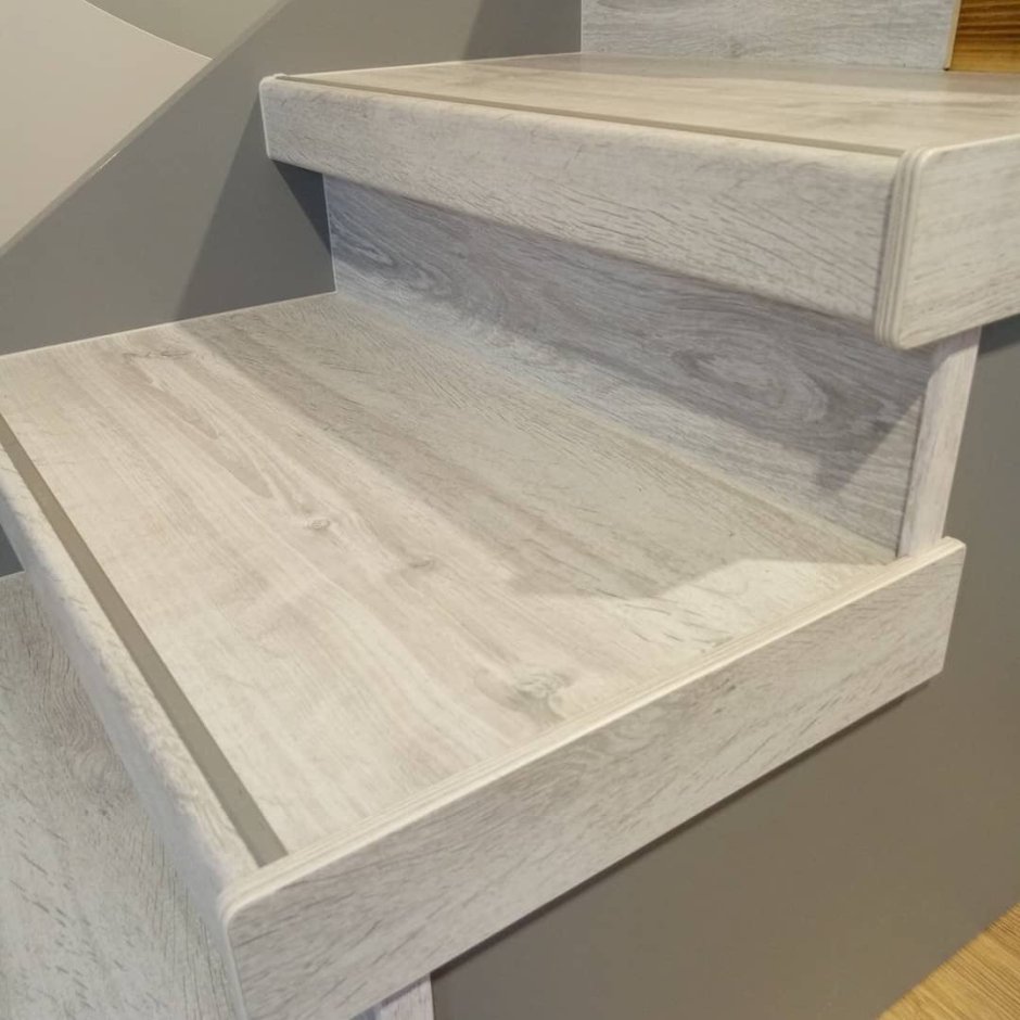 Ступени из ламината Квик степ