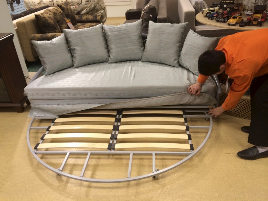 Круглая кровать-диван d200 в комплекте с ортопедическим матрасом