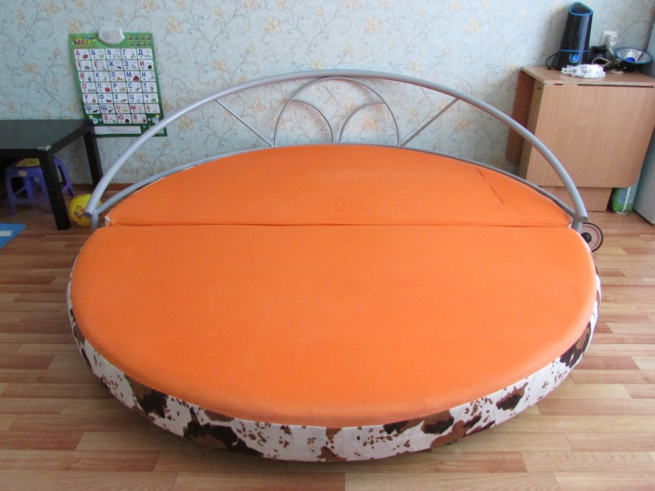 Круглые кровати складные