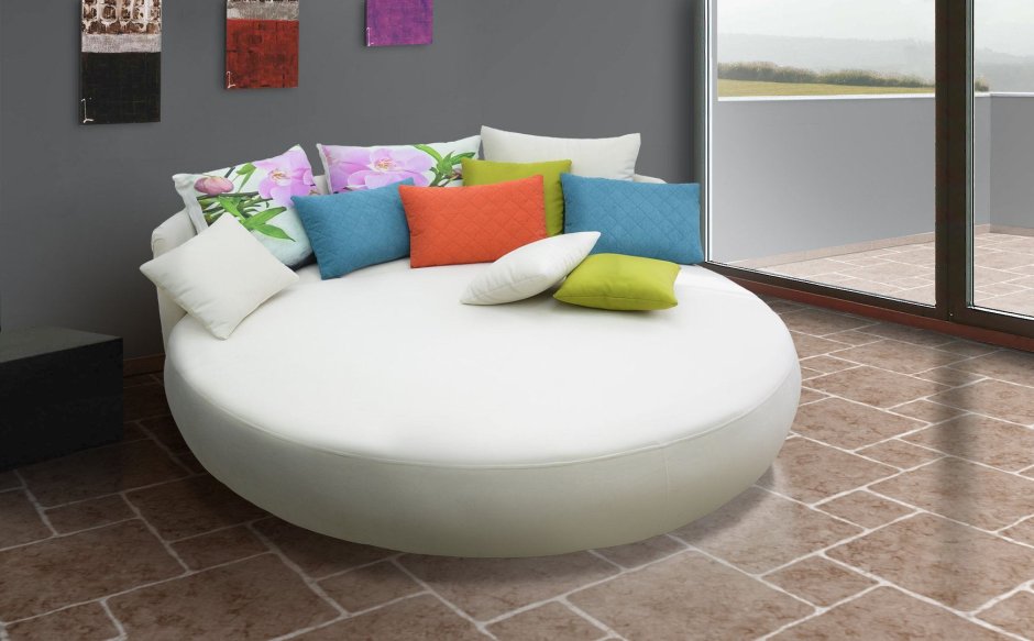 Круглый диван
