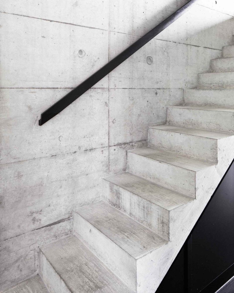Лестница из шлифованного бетона