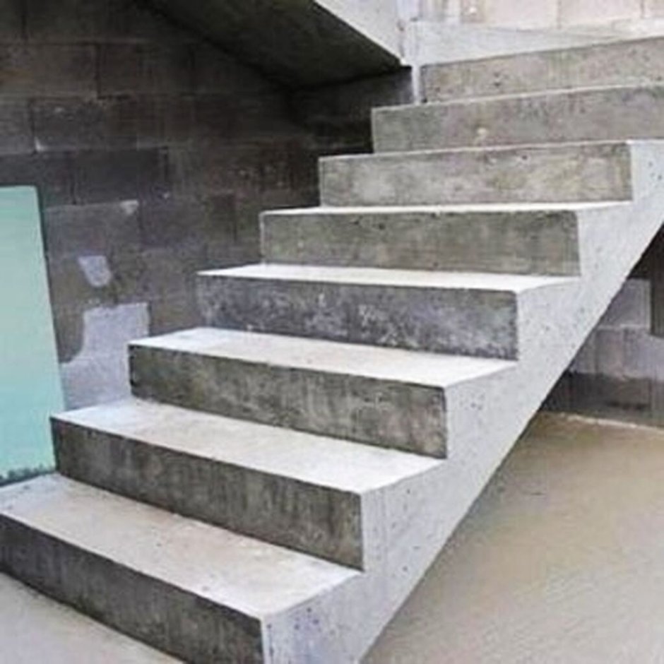 Лестница монолитная железобетонная