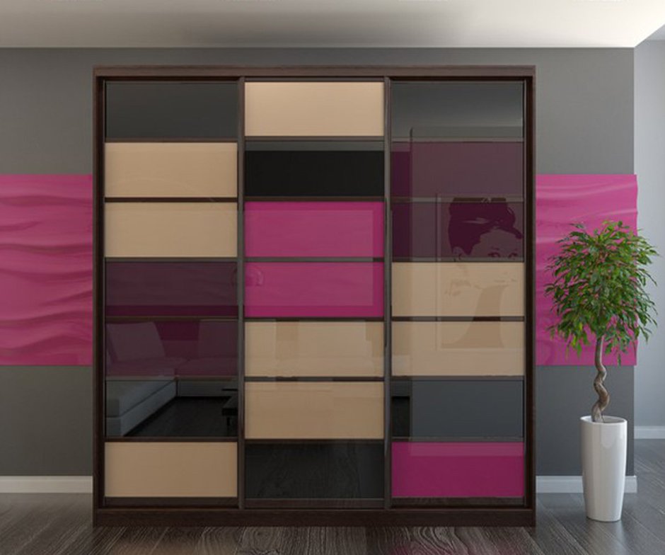 Шкаф в спальню с распашными дверями