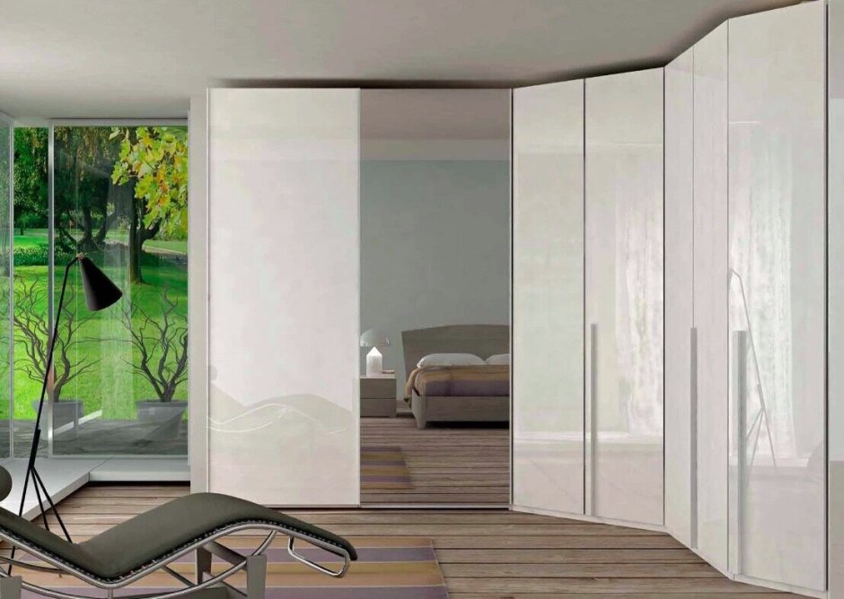 Шкаф распашной с зеркалом в спальню