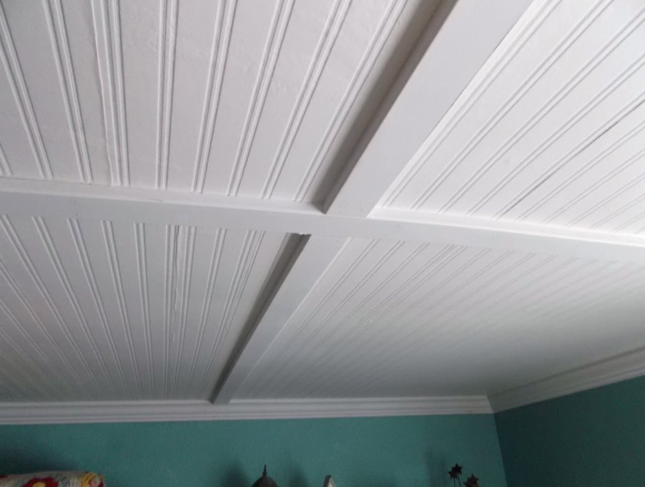 Потолок из панели как выглядит с какими узорами и чисто белый
