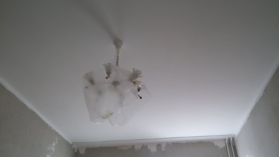 Разводы на потолке