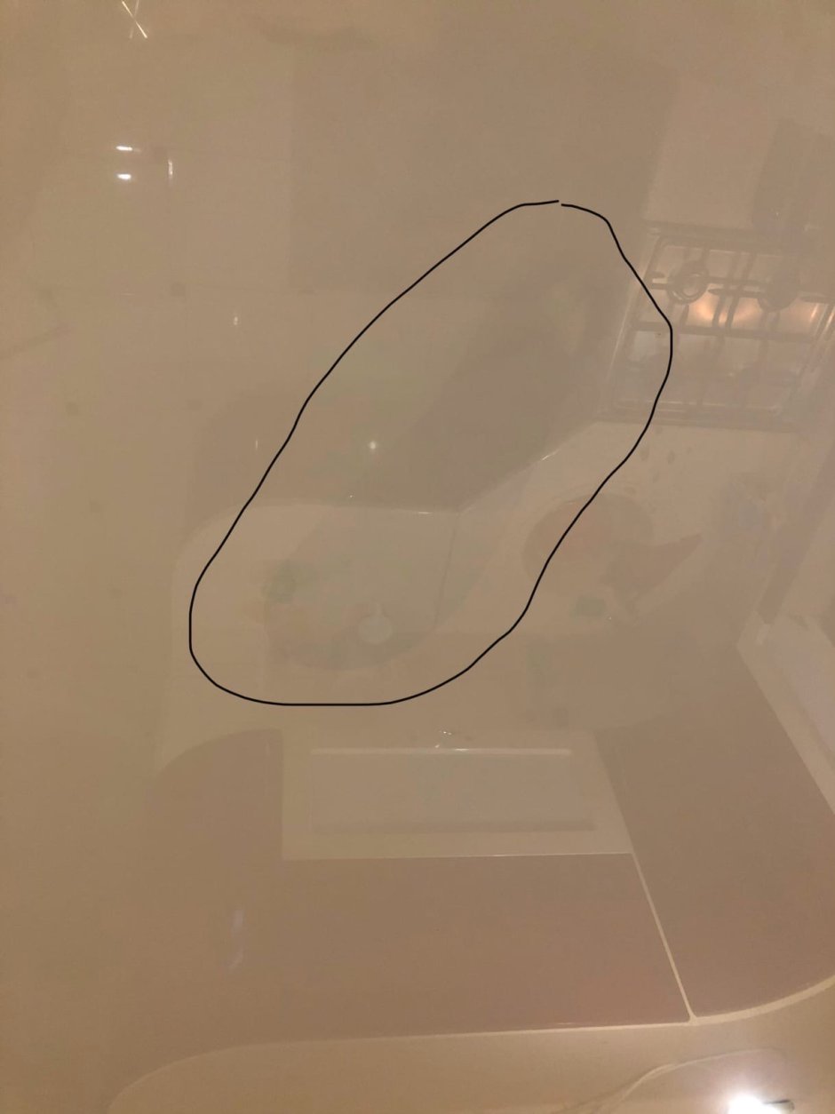 Пятно на потолке автомобиля