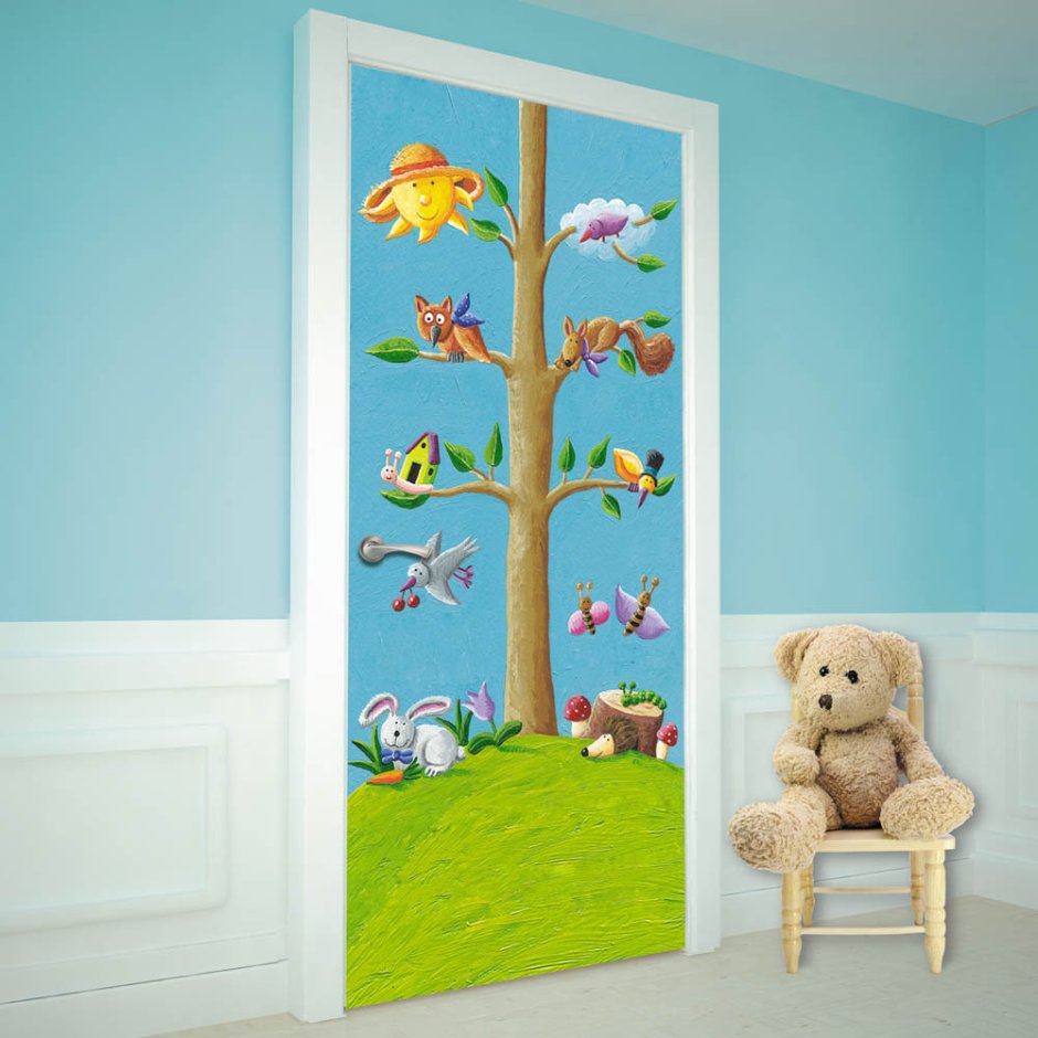 Дверь в детскую комнату