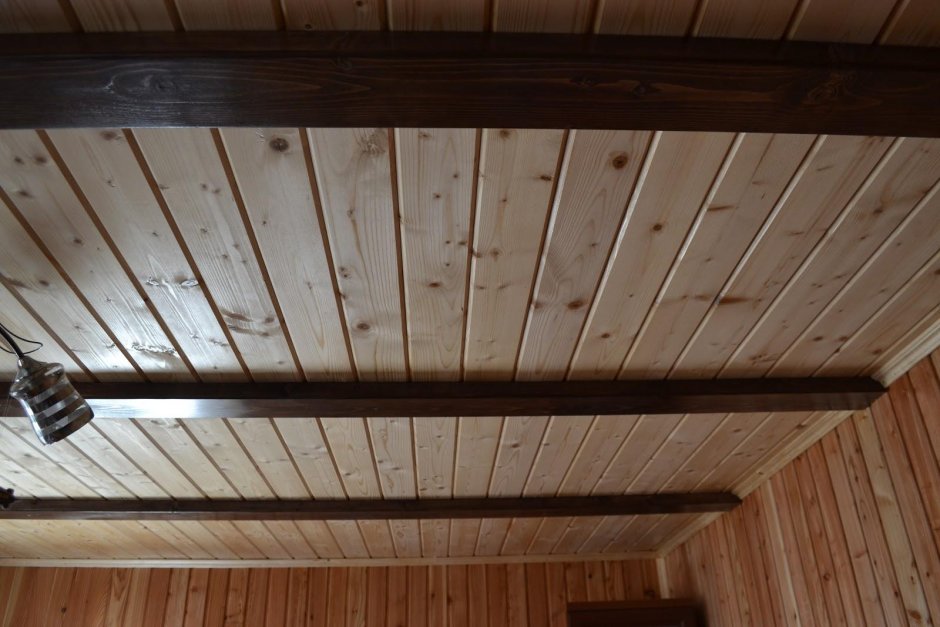 Потолоктиз имитации бруса