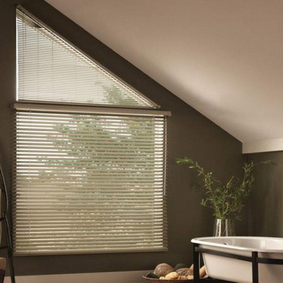 Жалюзи на треугольные окна