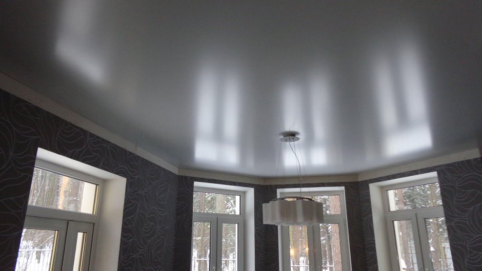 Натяжной потолок сатин белый