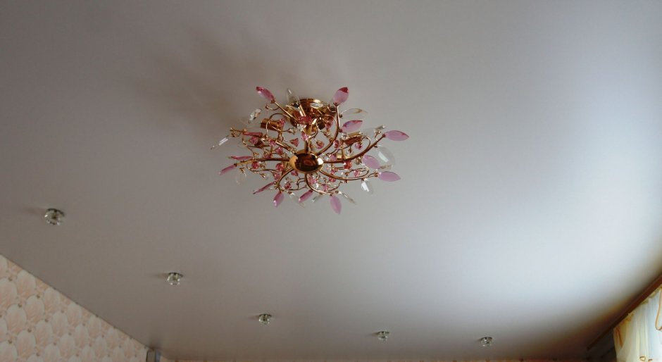 Сатиновый натяжной потолок