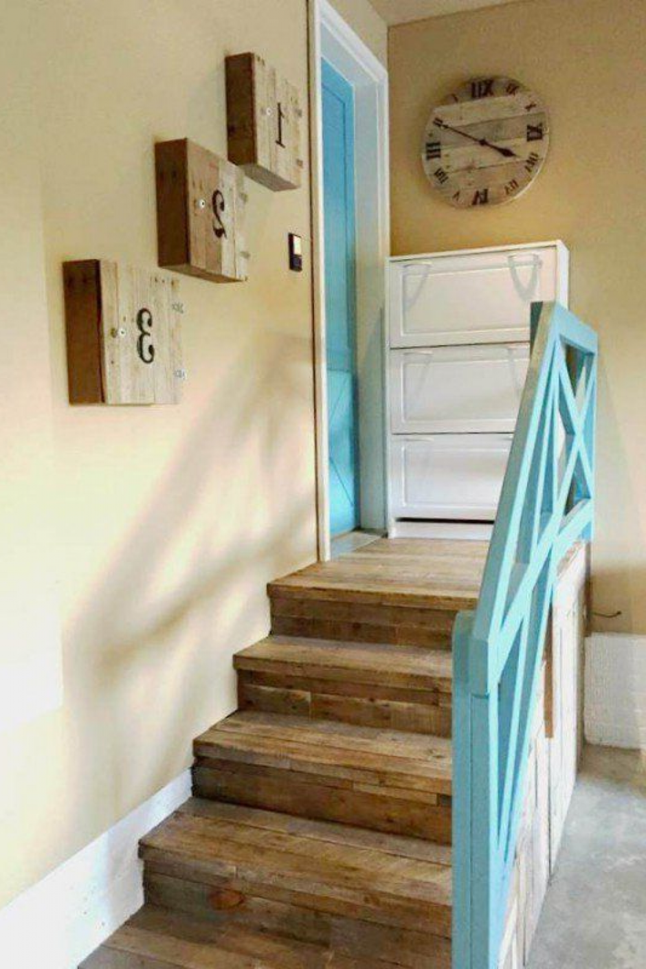 Лестница из паллетов