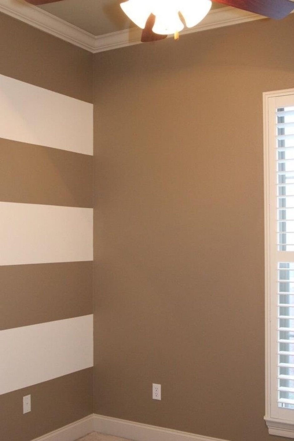 Коричневая крашеные стены